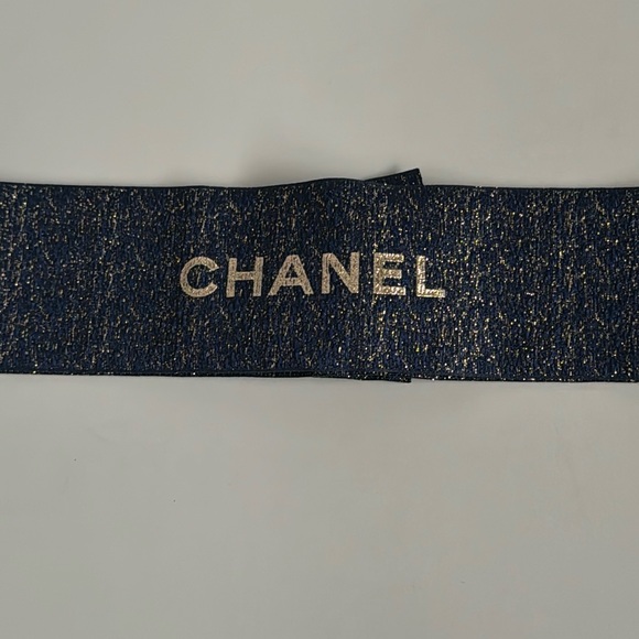Chanel Charm and Dustbag - Picture 4 of 4